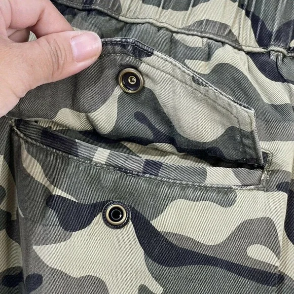 NWT Pam & Gela Camo Cargo Pants with Belt Size S Multicolor - Picture 7 of 13